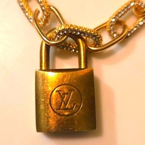 Louis Vuitton- Authentic 🍀 #209 Gold Lock & Key w/ Generic Bracelet